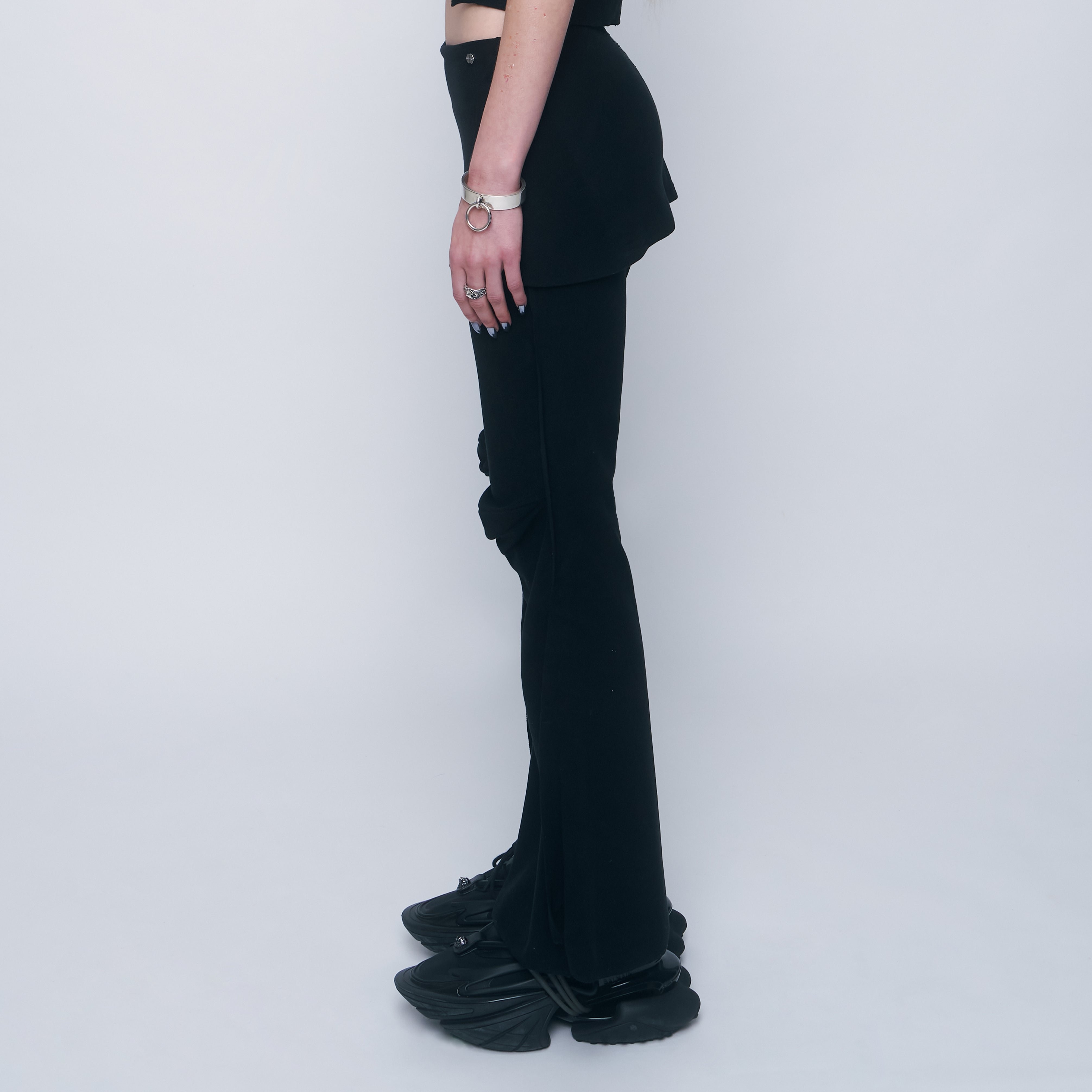 【S$ Diamond Dollar Collection】Cut-out Layered Skirt Pants -BLACK